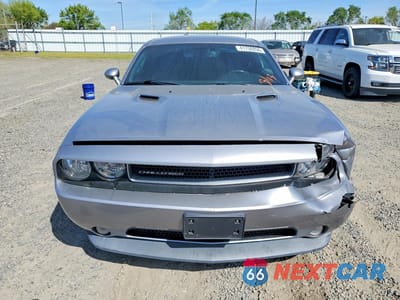Piąte zdjęcie samochodu w środku: 2013 DODGE CHALLENGER SXT VIN:2C3CDYAG6DH616111 - miniatura