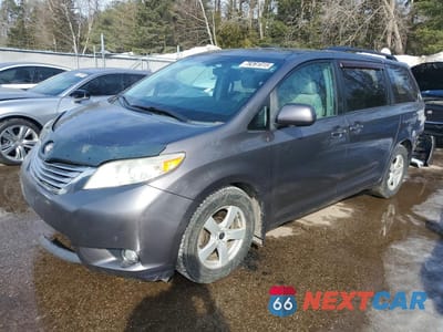 2011 TOYOTA SIENNA XLE 5TDDK3DC6BS023610 - główne zdjęcie licytacji z USA - miniatura