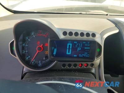 Zdjęcie 9 z 12 samochodu: 2015 CHEVROLET SONIC LT VIN:1G1JC6SHXF4215994 - miniatura