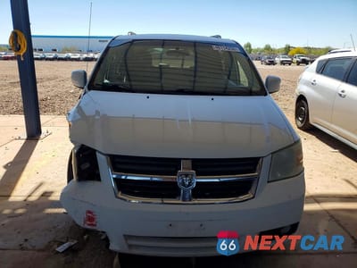 Piąte zdjęcie samochodu w środku: 2010 DODGE GRAND CARAVAN SXT VIN:2D4RN5D14AR433937 - miniatura