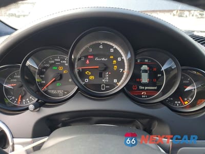 Zdjęcie 9 z 12 samochodu: 2011 PORSCHE CAYENNE TURBO VIN:WP1AC2A23BLA81809 - miniatura