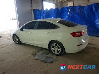 Drugie zdjęcie samochodu z przodu: 2017 CHEVROLET CRUZE LT VIN:1G1BE5SM4H7258427 - miniatura