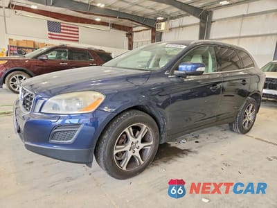 2013 VOLVO XC60 T6 YV4902DZ0D2442537 - główne zdjęcie licytacji z USA - miniatura