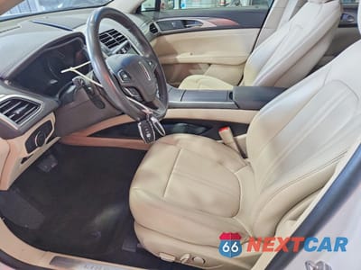 Zdjęcie 7 z 13 samochodu: 2020 LINCOLN MKZ VIN:3LN6L5A93LR616920 - miniatura