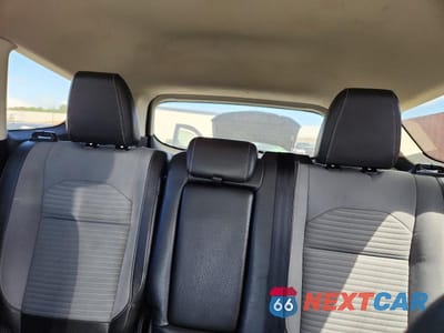 Zdjęcie 10 z 12 samochodu: 2018 FORD ESCAPE SE VIN:1FMCU0GD9JUC26876 - miniatura