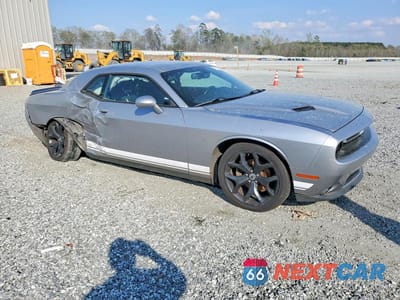 Czwarte zdjęcie samochodu z boku: 2017 DODGE CHALLENGER SXT VIN:2C3CDZAGXHH592360 - miniatura