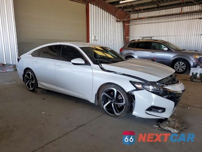 Czwarte zdjęcie samochodu z boku: 2018 HONDA ACCORD SPORT VIN:1HGCV1F37JA157057 - miniatura