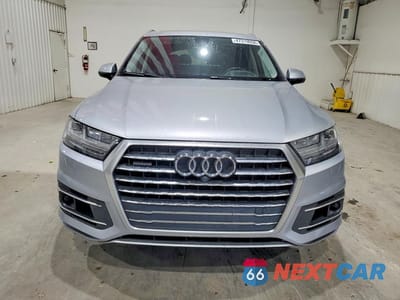 Piąte zdjęcie samochodu w środku: 2017 AUDI Q7 PRESTIGE VIN:WA1VAAF70HD026920 - miniatura
