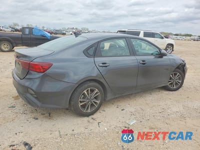 Trzecie zdjęcie samochodu z tyłu: 2024 KIA FORTE LXS VIN:3KPF24ADXRE799089 - miniatura