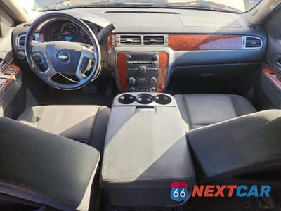 Zdjęcie 8 z 13 samochodu: 2012 CHEVROLET SUBURBAN K1500 LS VIN:1GNSKHE74CR317679 - miniatura