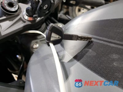 Zdjęcie 8 z 9 samochodu: 2025 KAWASAKI ZX636 K VIN:JKBZXJK1XSA008771 - miniatura