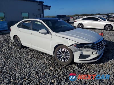 Czwarte zdjęcie samochodu z boku: 2020 VOLKSWAGEN JETTA S VIN:3VWCB7BU8LM058159 - miniatura