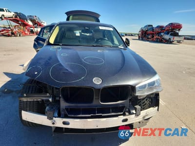 Piąte zdjęcie samochodu w środku: 2017 BMW X4 XDRIVE28I VIN:5UXXW3C38H0T78937 - miniatura