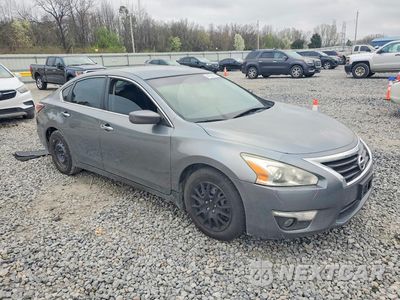 Czwarte zdjęcie samochodu z boku: 2015 NISSAN ALTIMA 2.5 S VIN:1N4AL3APXFC578905 - miniatura