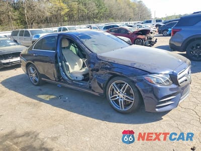 Czwarte zdjęcie samochodu z boku: 2017 MERCEDES-BENZ E 300 VIN:WDDZF4JB1HA082104 - miniatura