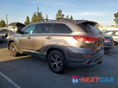 Drugie zdjęcie samochodu z przodu: 2019 TOYOTA HIGHLANDER LE VIN:5TDBZRFH4KS977478 - miniatura