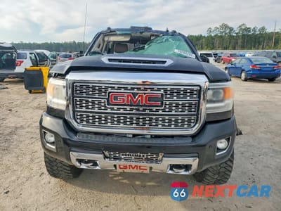 Piąte zdjęcie samochodu w środku: 2018 GMC SIERRA K2500 DENALI VIN:1GT12UEYXJF205246 - miniatura