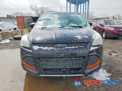 Piąte zdjęcie samochodu w środku: 2016 FORD ESCAPE S VIN:1FMCU0F74GUA96185 - miniatura