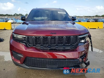 Piąte zdjęcie samochodu w środku: 2025 JEEP GRAND CHEROKEE LAREDO VIN:1C4RJGAG1SC371047 - miniatura