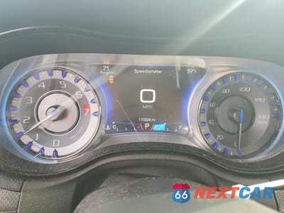 Zdjęcie 9 z 11 samochodu: 2015 CHRYSLER 300 S VIN:2C3CCAGG9FH803413 - miniatura