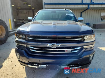 Piąte zdjęcie samochodu w środku: 2018 CHEVROLET SILVERADO K1500 LTZ VIN:3GCUKSEJ8JG299128 - miniatura