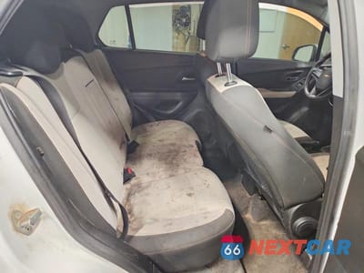 Zdjęcie 10 z 12 samochodu: 2019 CHEVROLET TRAX LS VIN:3GNCJNSB3KL330928 - miniatura