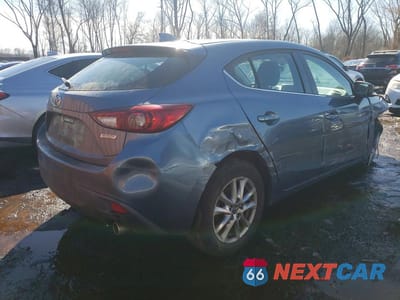 Trzecie zdjęcie samochodu z tyłu: 2015 MAZDA 3 TOURING VIN:3MZBM1L75FM193857 - miniatura