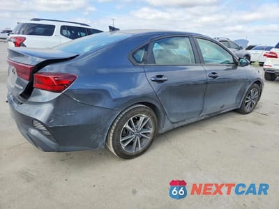 Trzecie zdjęcie samochodu z tyłu: 2023 KIA FORTE LXS VIN:3KPF24AD1PE600900 - miniatura