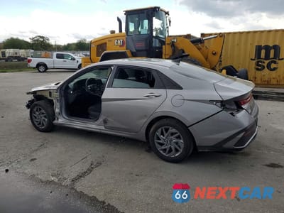 Drugie zdjęcie samochodu z przodu: 2024 HYUNDAI ELANTRA HYBRID BLUE VIN:KMHLM4DJXRU118182 - miniatura