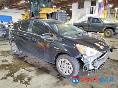 Czwarte zdjęcie samochodu z boku: 2016 TOYOTA PRIUS C TWO VIN:JTDKDTB36G1122131 - miniatura