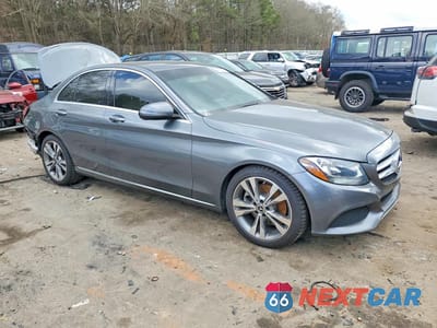 Czwarte zdjęcie samochodu z boku: 2017 MERCEDES-BENZ C 300 VIN:55SWF4JB5HU218480 - miniatura