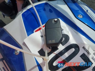 Zdjęcie 8 z 10 samochodu: 2024 BMW R 1250 R VIN:WB10M7304R6K36229 - miniatura