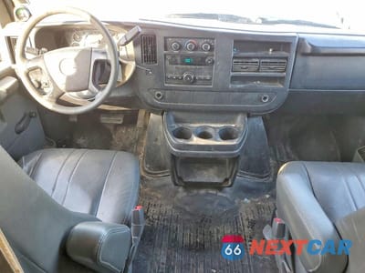 Zdjęcie 8 z 14 samochodu: 2011 GMC SAVANA CUTAWAY G3500 VIN:1GDY72BA5B1905374 - miniatura