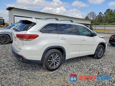 Trzecie zdjęcie samochodu z tyłu: 2018 TOYOTA HIGHLANDER XLE VIN:5TDJZRFH6JS838849 - miniatura