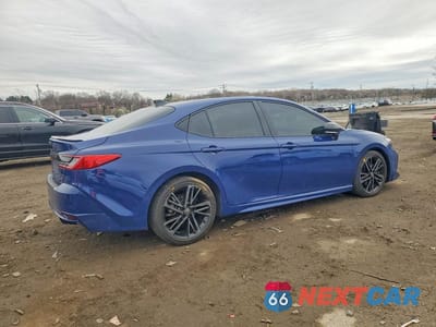 Trzecie zdjęcie samochodu z tyłu: 2025 TOYOTA CAMRY XSE VIN:4T1DAACKXSU064586 - miniatura