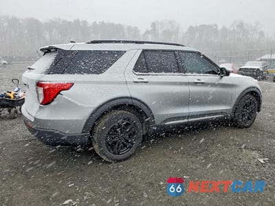 Trzecie zdjęcie samochodu z tyłu: 2021 FORD EXPLORER XLT VIN:1FMSK8DH5MGA75805 - miniatura