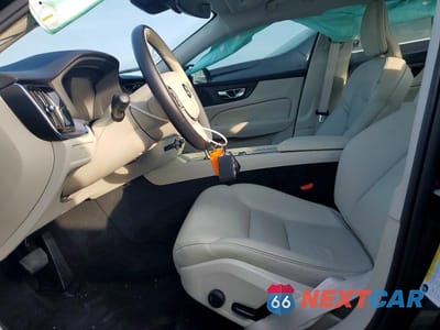 Zdjęcie 7 z 11 samochodu: 2023 VOLVO S60 CORE VIN:7JRL12FV9PG253037 - miniatura