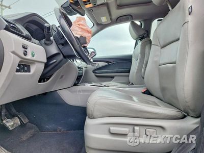 Zdjęcie 7 z 13 samochodu: 2019 HONDA PILOT TOURING VIN:5FNYF6H97KB020791 - miniatura