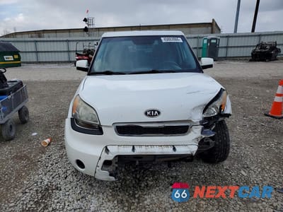 Piąte zdjęcie samochodu w środku: 2011 KIA SOUL + VIN:KNDJT2A26B7711042 - miniatura