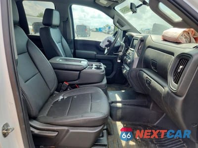 Piąte zdjęcie samochodu w środku: 2022 CHEVROLET SILVERADO HD UTILITY / SERVICE TRUCK VIN:1GC2WLE79NF288099 - miniatura