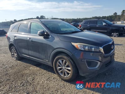 Czwarte zdjęcie samochodu z boku: 2018 KIA SORENTO LX V6 VIN:5XYPGDA51JG346680 - miniatura