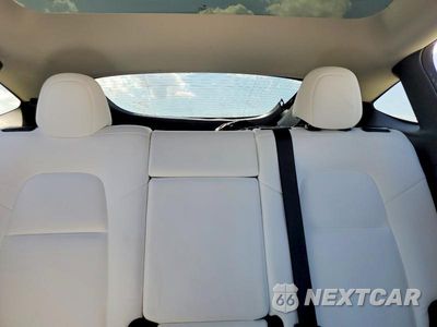 Zdjęcie 10 z 12 samochodu: 2022 TESLA MODEL Y VIN:7SAYGDEF7NF517813 - miniatura