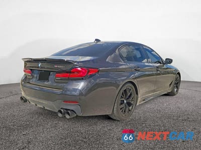 Czwarte zdjęcie samochodu z boku: 2021 BMW M550XI VIN:WBA13BK04MCF71483 - miniatura