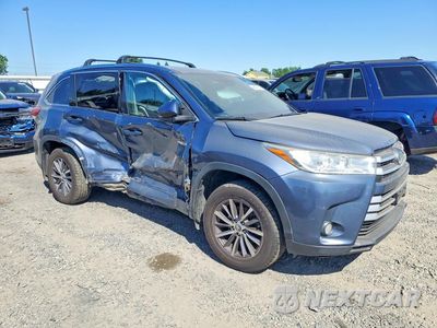 Czwarte zdjęcie samochodu z boku: 2018 TOYOTA HIGHLANDER HYBRID XLE VIN:5TDJGRFH5JS045757 - miniatura