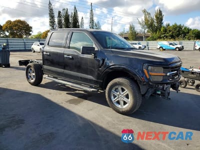 Czwarte zdjęcie samochodu z boku: 2025 FORD F150 XLT VIN:1FTEW3LP8SKE15573 - miniatura