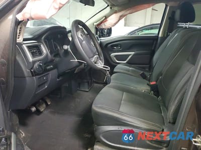 Zdjęcie 7 z 11 samochodu: 2018 NISSAN TITAN SV VIN:1N6AA1EJ4JN501595 - miniatura