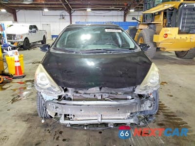 Piąte zdjęcie samochodu w środku: 2016 TOYOTA PRIUS C TWO VIN:JTDKDTB36G1122131 - miniatura