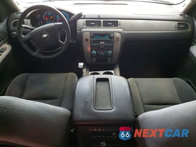 Zdjęcie 8 z 13 samochodu: 2009 CHEVROLET TAHOE POLICE VIN:1GNEC03059R262945 - miniatura