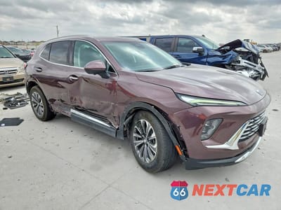 Czwarte zdjęcie samochodu z boku: 2025 BUICK ENVISION PREFERRED VIN:LRBFZKE49SD039218 - miniatura