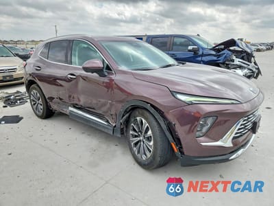 Czwarte zdjęcie samochodu z boku: 2025 BUICK ENVISION PREFERRED VIN:LRBFZKE49SD039218 - miniatura